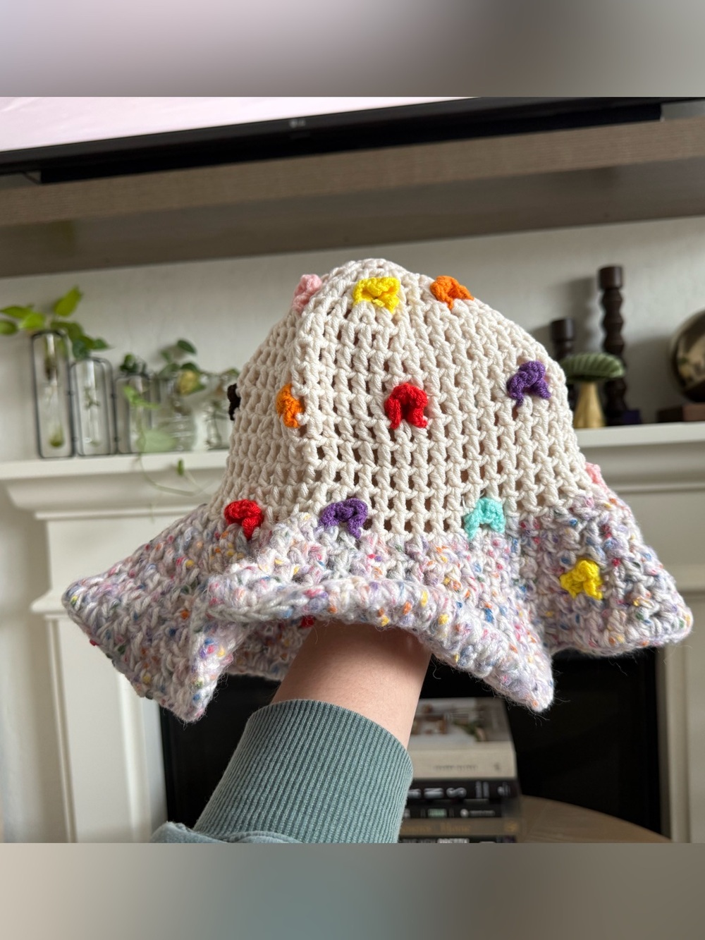 Boho knit Cream Crochet Bucket Hat with Colorful embroidered pattern•Cottagecore
